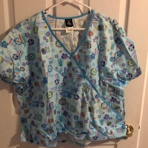 Cherokee scrub top